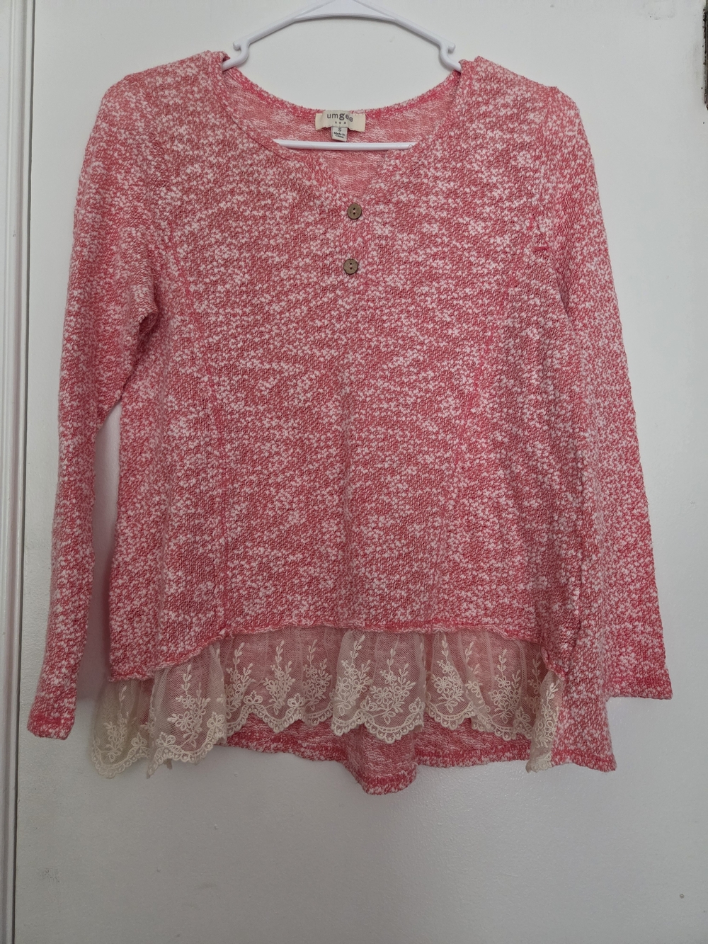 Umgee Pink & White Speckled Knit Sweater with Vintage Lace Hem